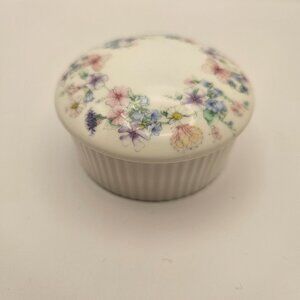 Wedgewood Angela trinket box